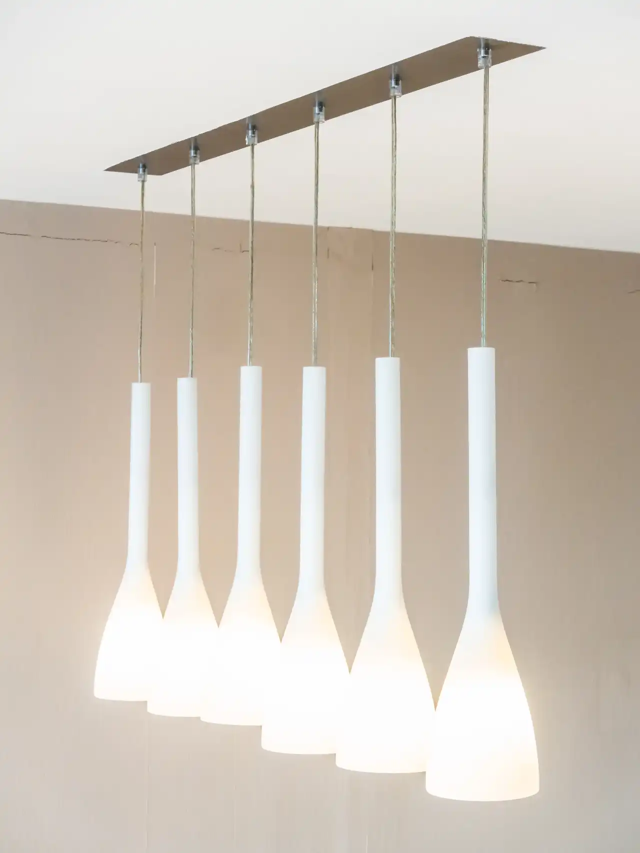 התקנת גופי תאורה לבית פרטי – איך זה נעשה | אסף הנדסת חשמל