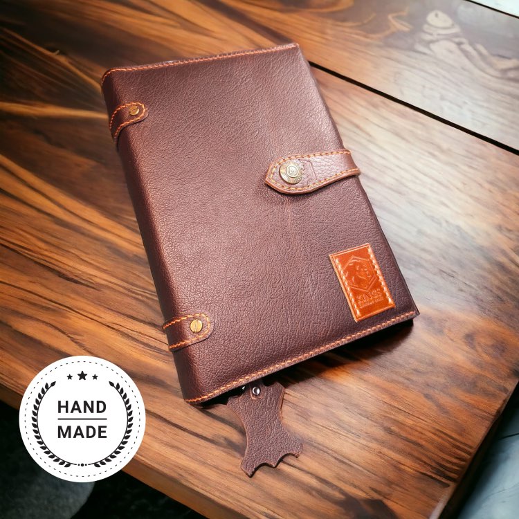 כיסוי מעור יוקרתי Brown & Orange מגן על הספר.