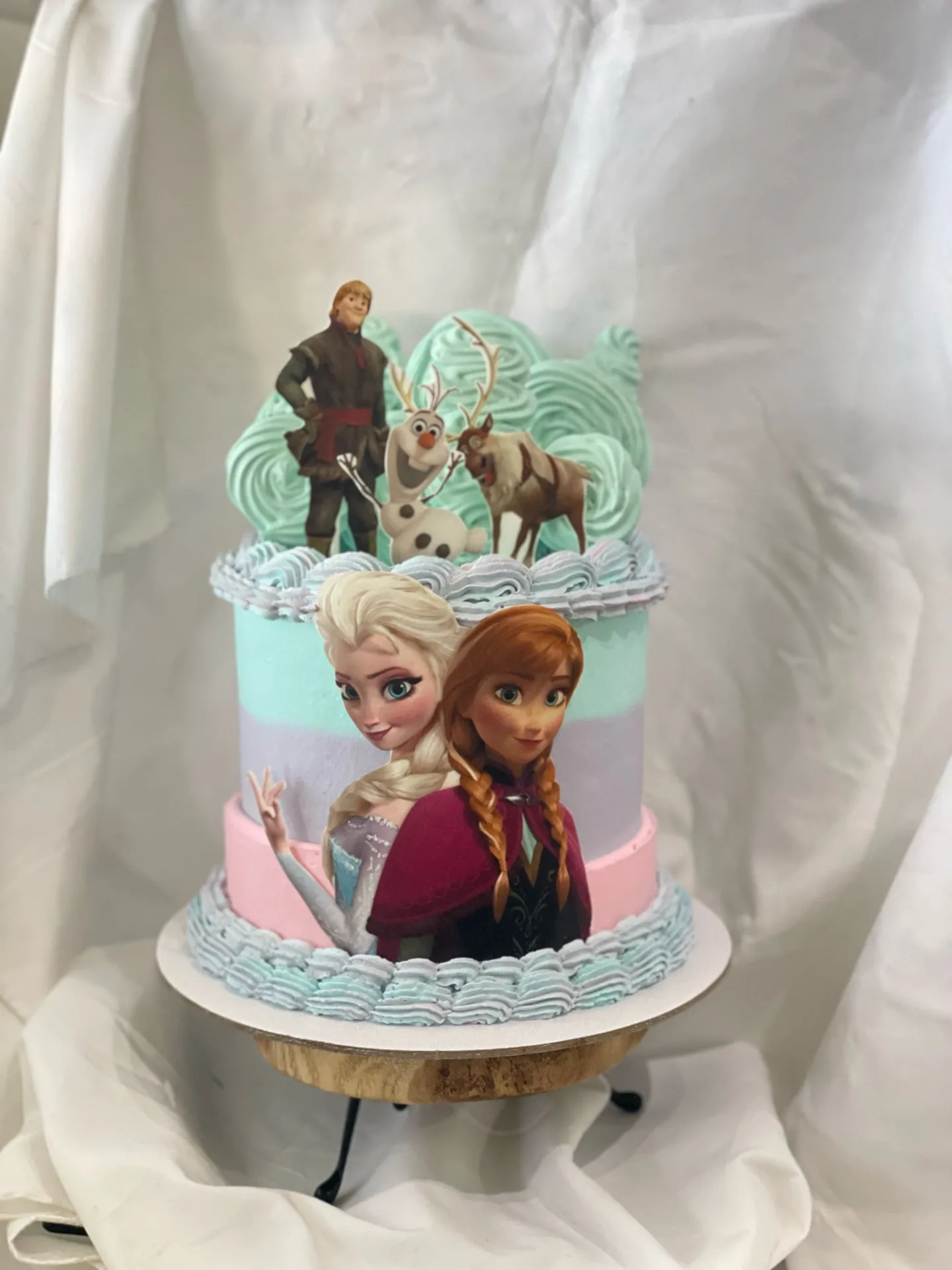 מכירת עוגות זילוף מעוצבות