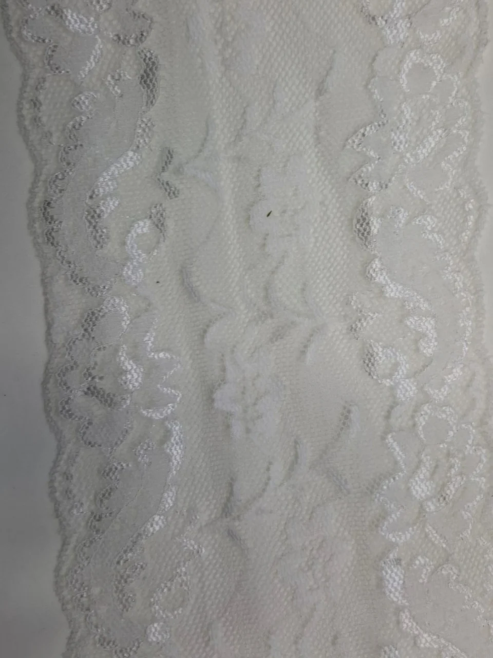 תחרה לייקרה