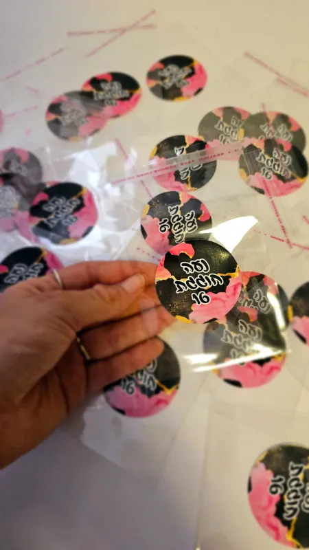 מיתוג ליום הולדת 16