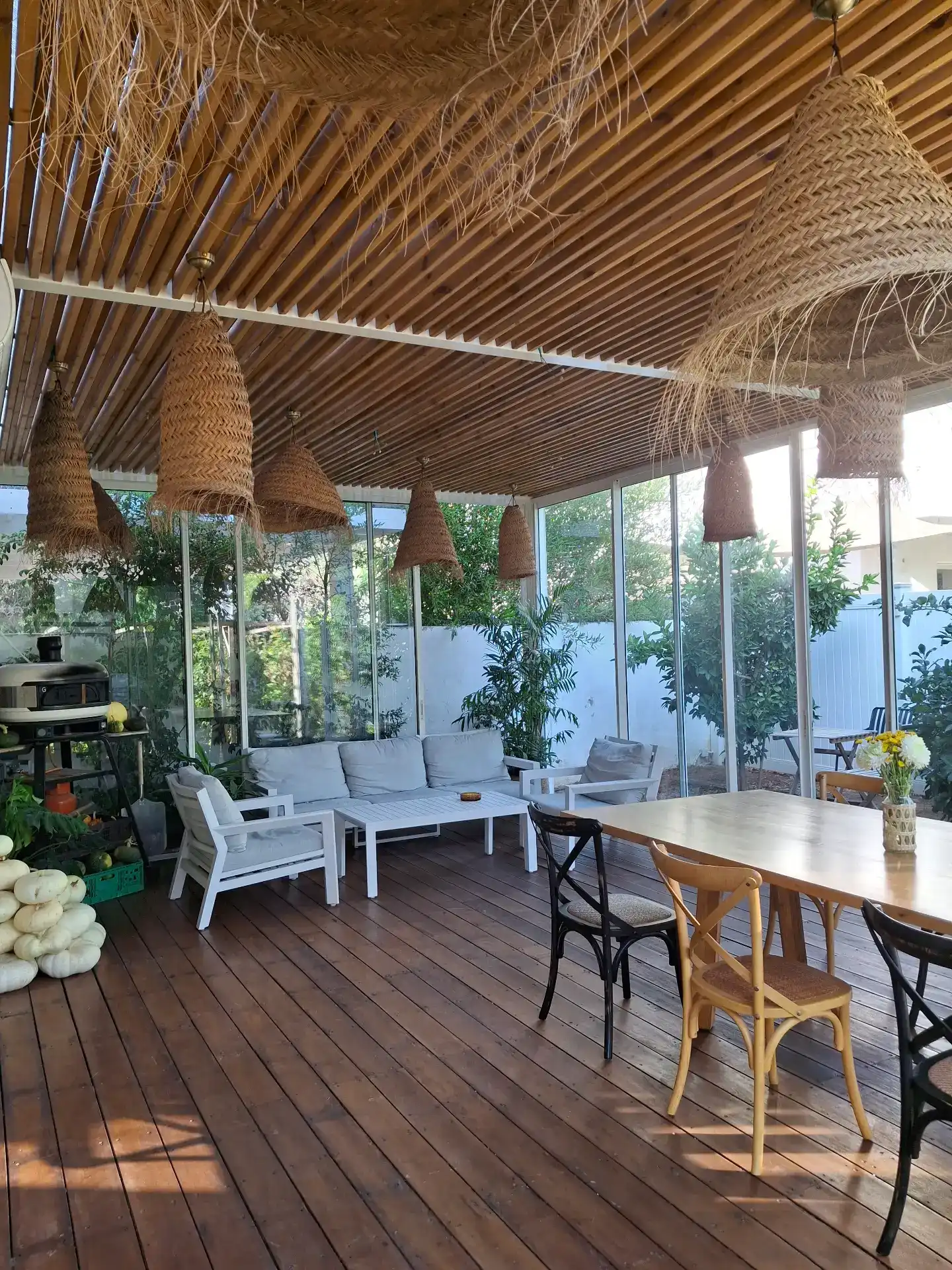 פרגולה מעץ מלא - החל מ450₪ למ״ר