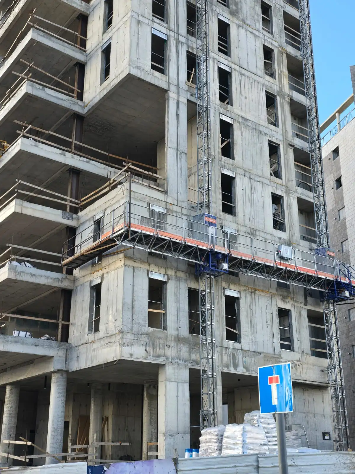 התקנה והשכרה של פיגומי תורן