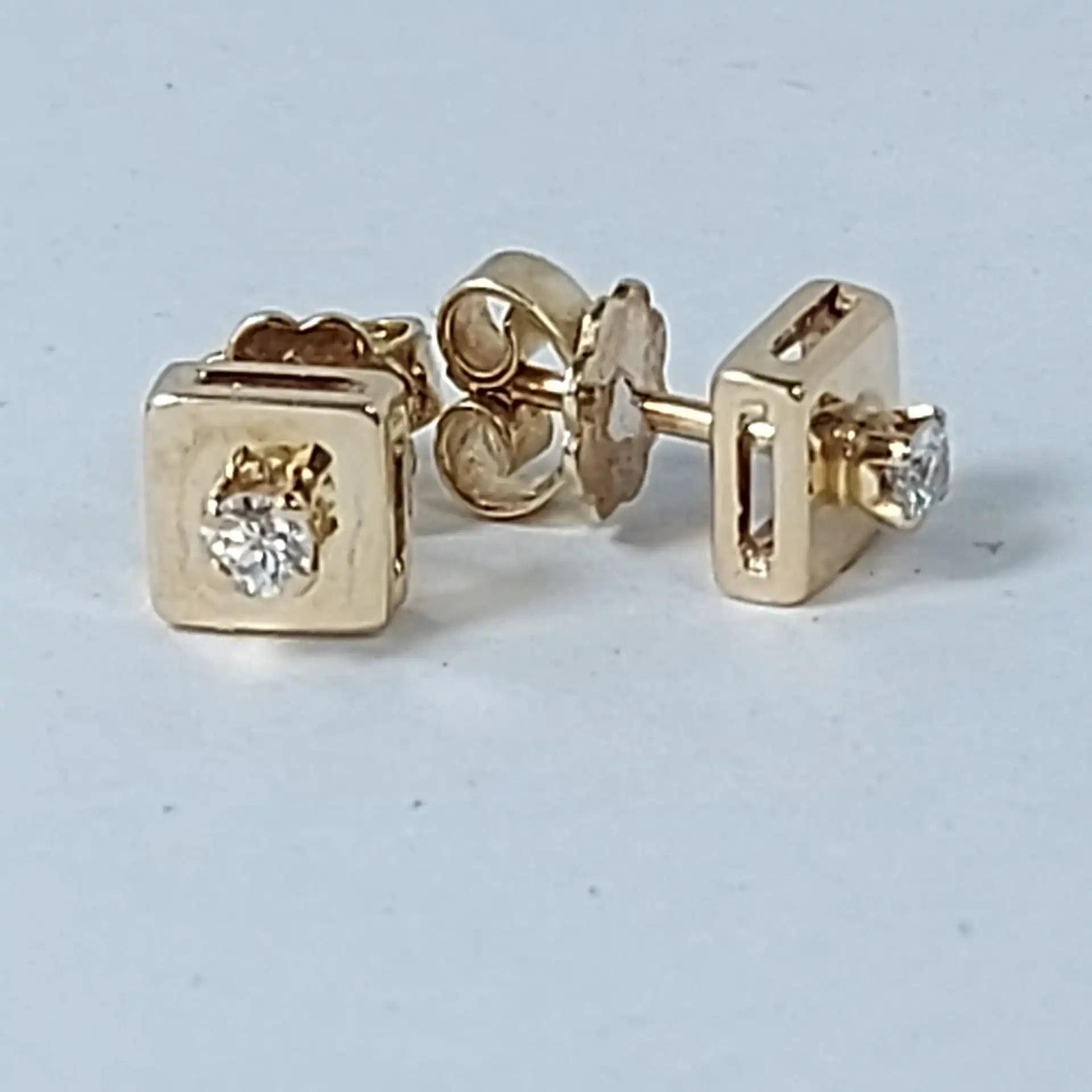 עגילי יהלומים צמודים +זהב 14K