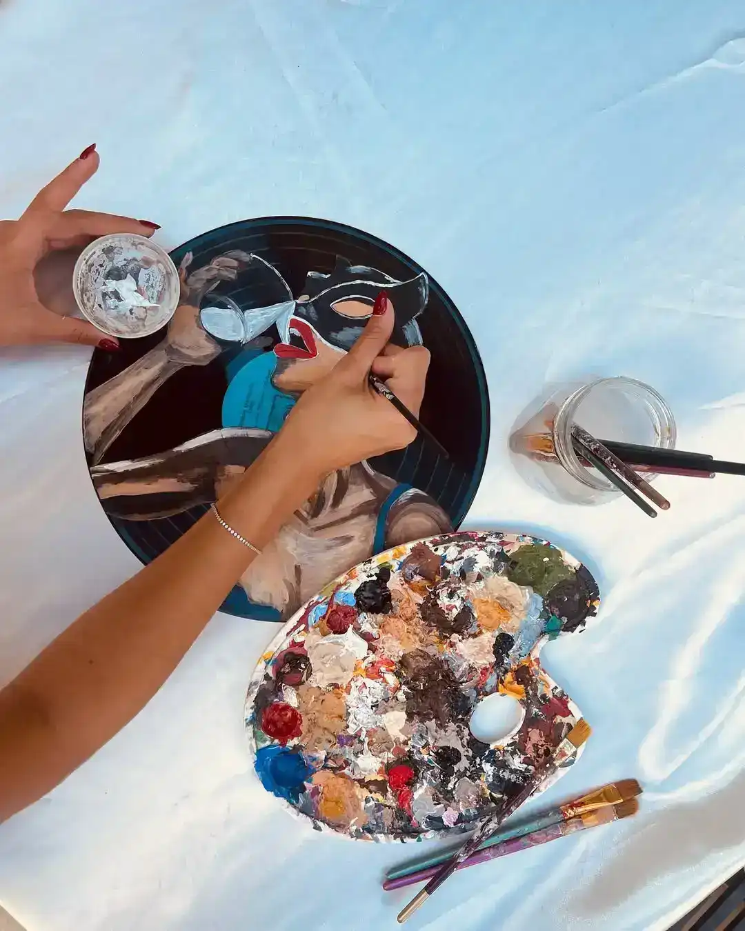 סדנאות אמנות לבנות באריאל – יצירה שמעוררת חיבור אישי