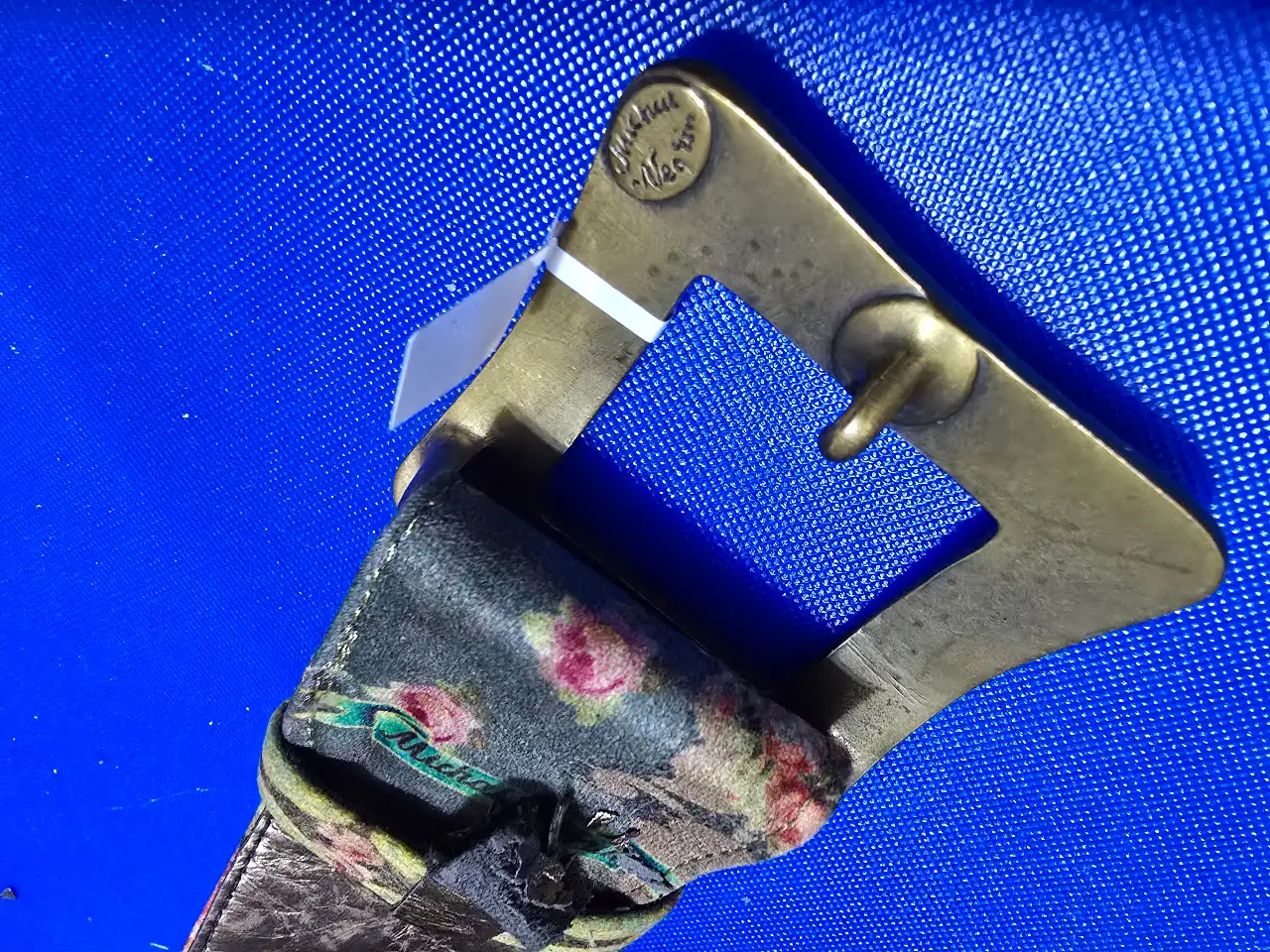 חגורת עור של מיכל נגרין עצוב מיכל נגרין חתומה ראה תמונות