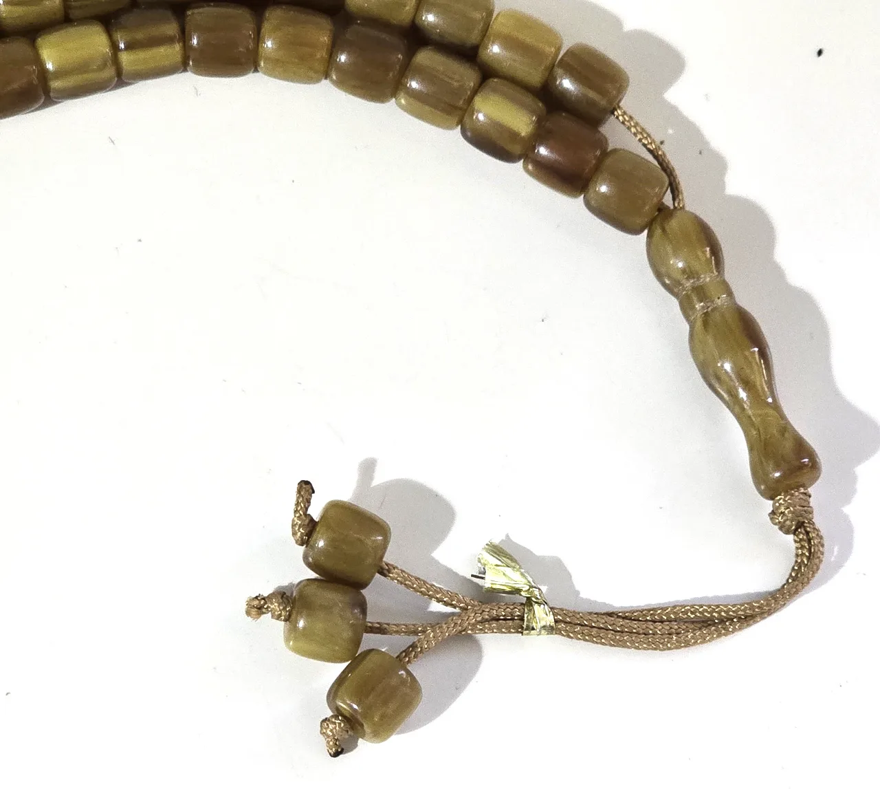 מסבאחה חרוזי תפילה ינטאג בעלת 33 חרוזים  .גודל 28 ס"מ