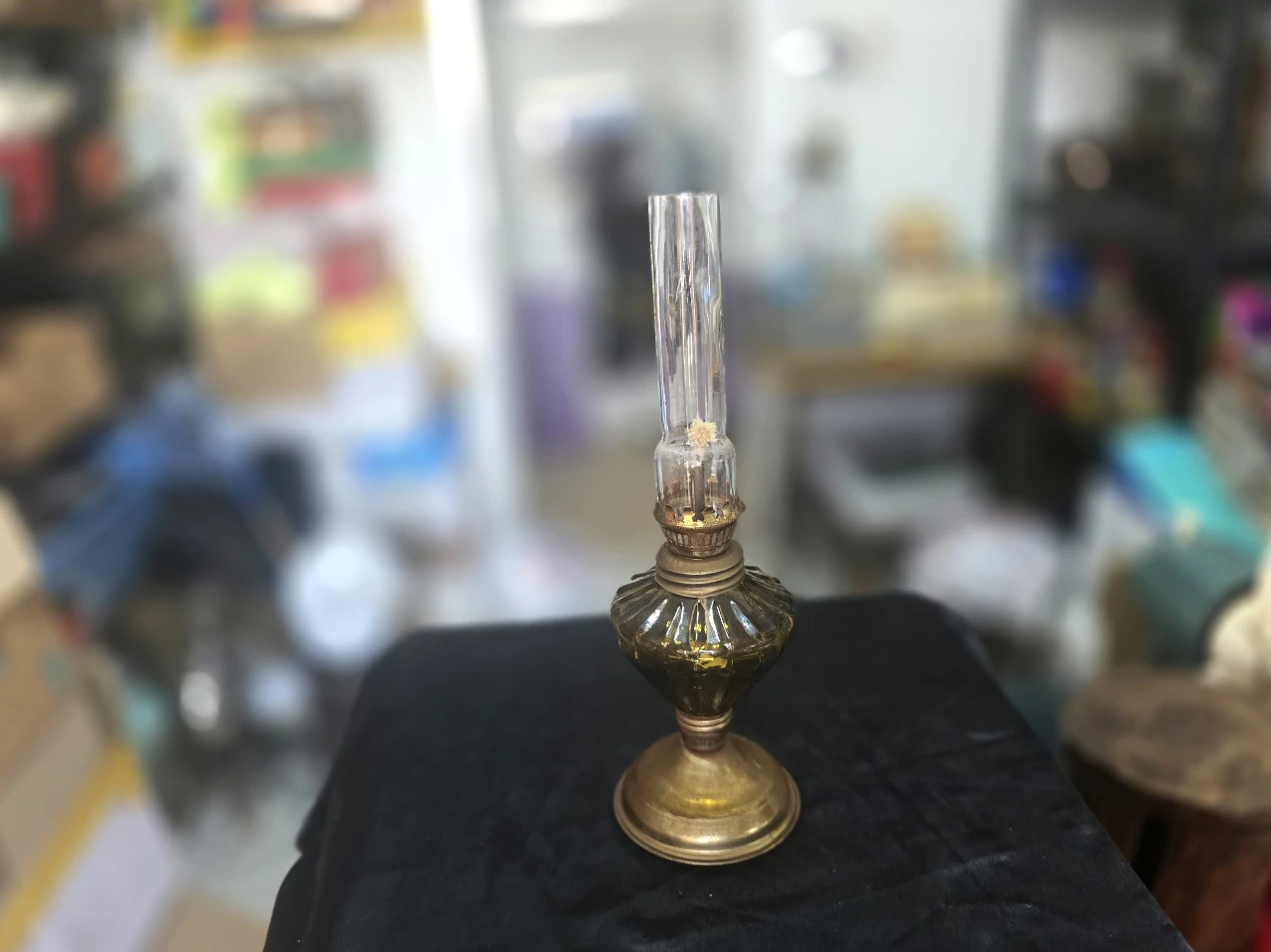 עששית דקורטיבית וינטאג', זכוכית ונחושת, גובה 27 ס"מ