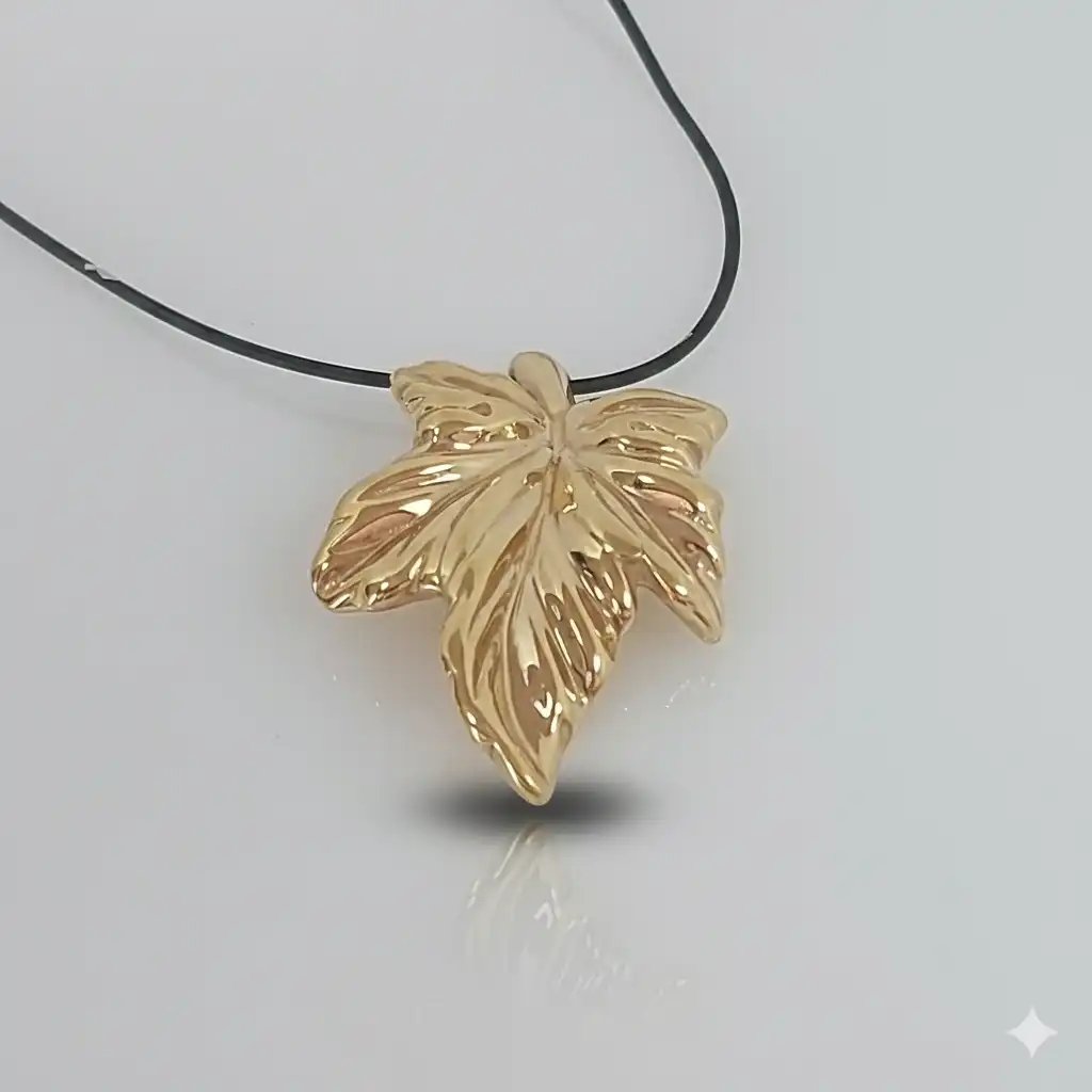 תליון  עלה זהב 18Kכולל שרשרת