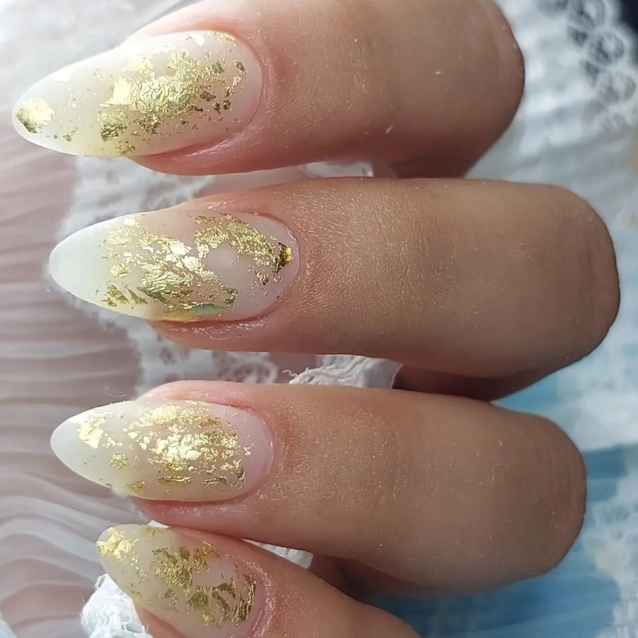 פדיקור עם לק רגיל