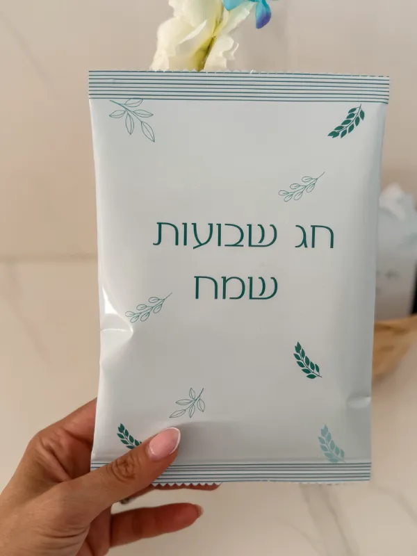 קופסא למילוי בצורת קרטון חלב וקורנפלקס ממותג