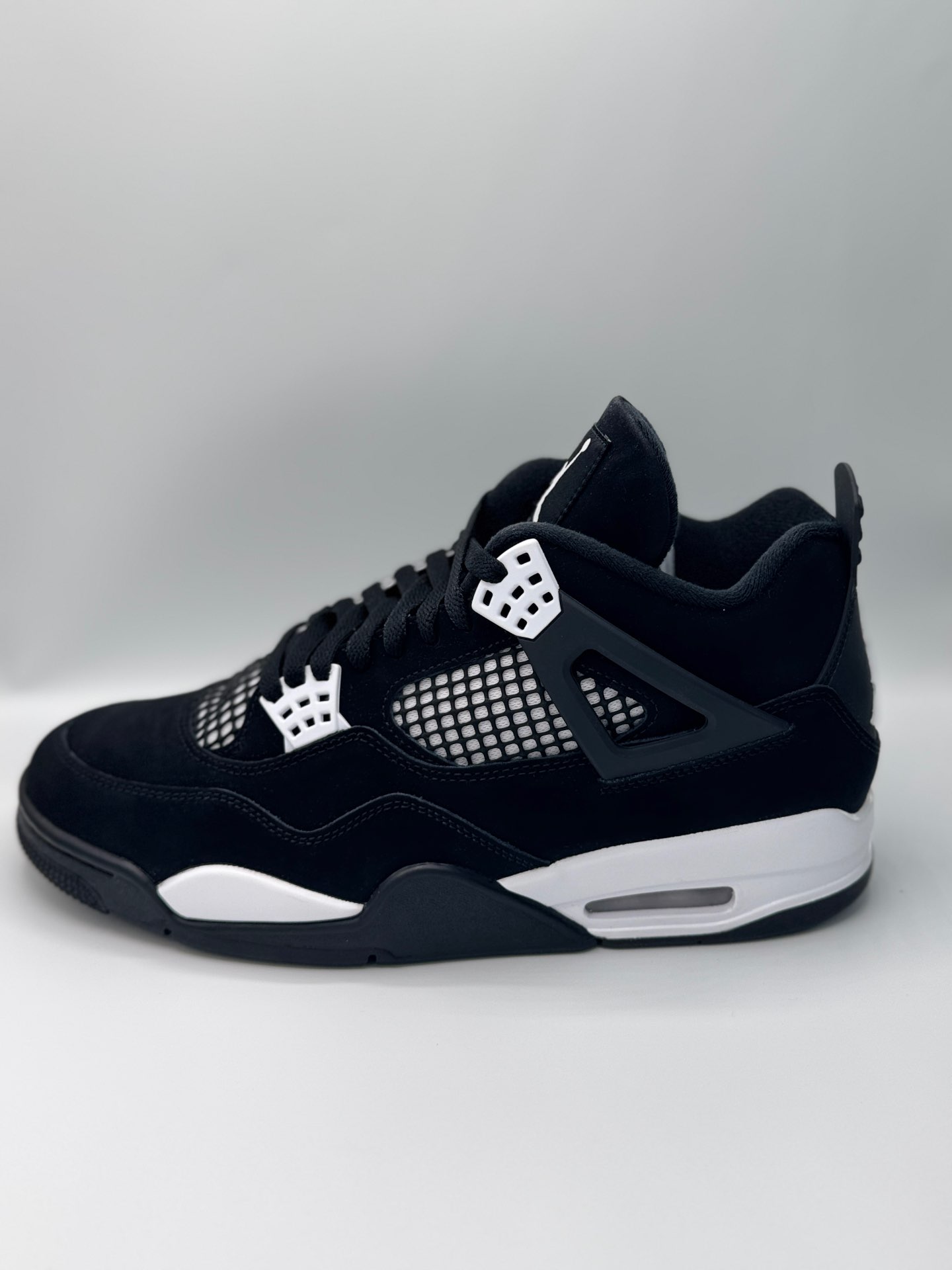 Jordan 4 Retro“ White Thunder”