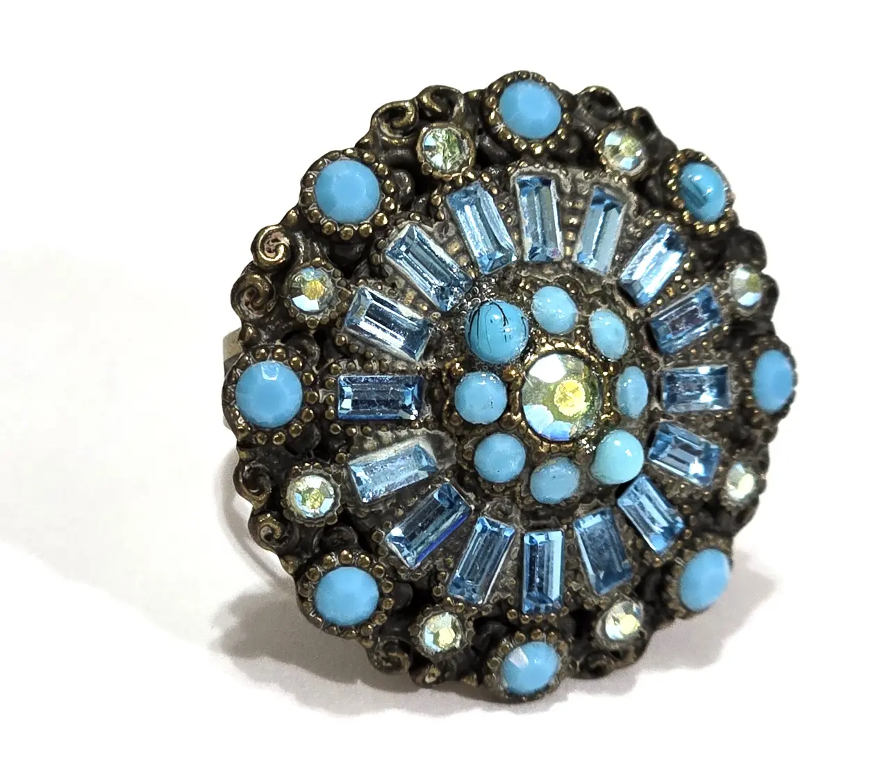 טבעת גדולה ומהממת מבית מיכל נגרין הטבעת משובצת בתורכיזים אבני סברובסקי הטבעת מתכווננת