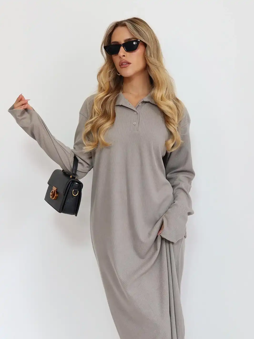 שמלה מבד ריב