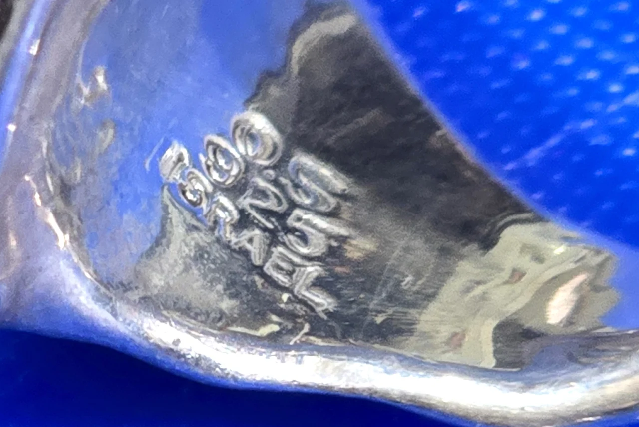 טבעת כסף 925 חתומה כחול לבן שבוץ אבן תורכיז ואבני סברובסקימידה 8