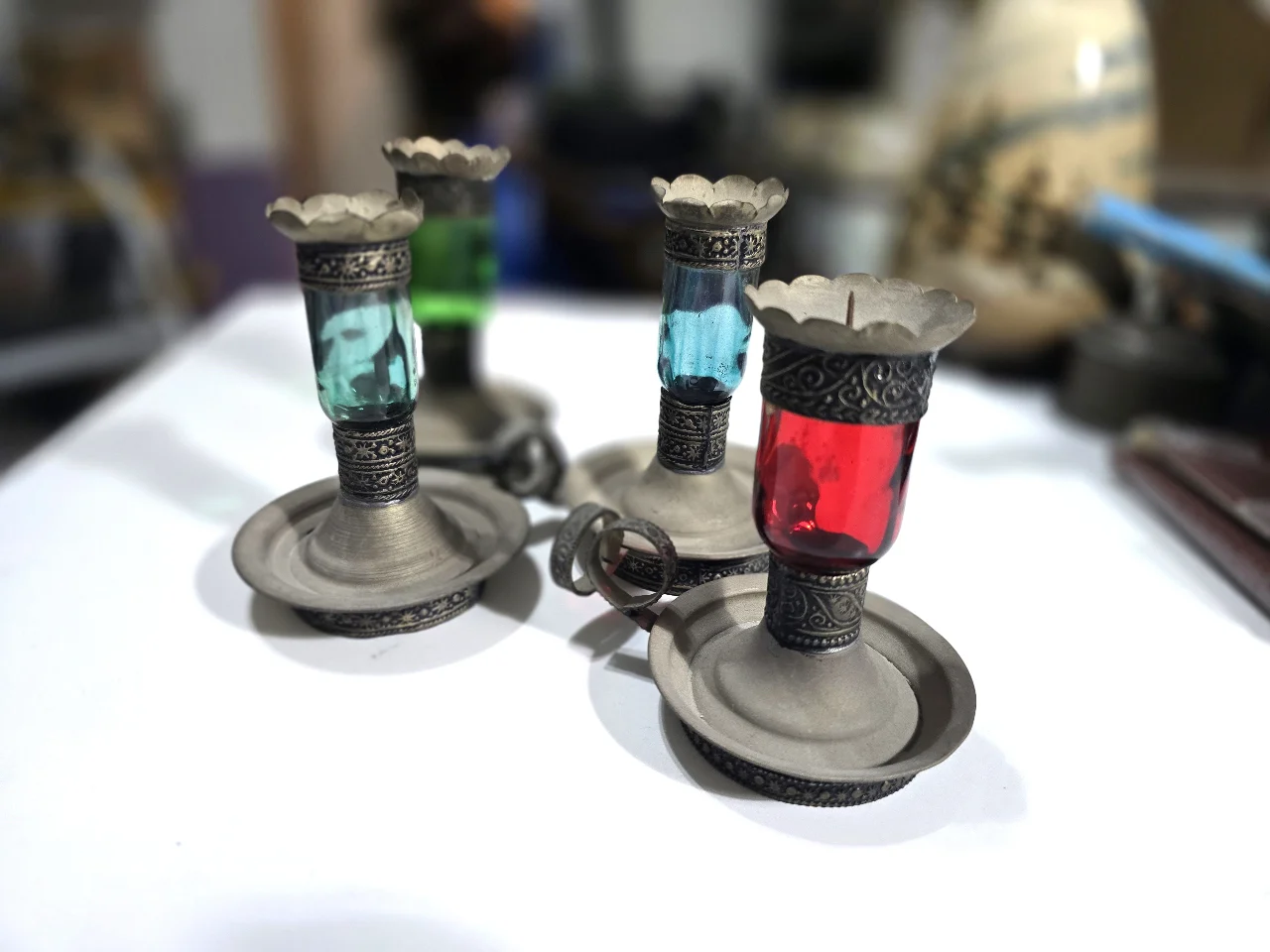 סט של ארבעה פמוטים שילוב מתכת וזכוכית עם דוקרן גובה 12 ס'מ