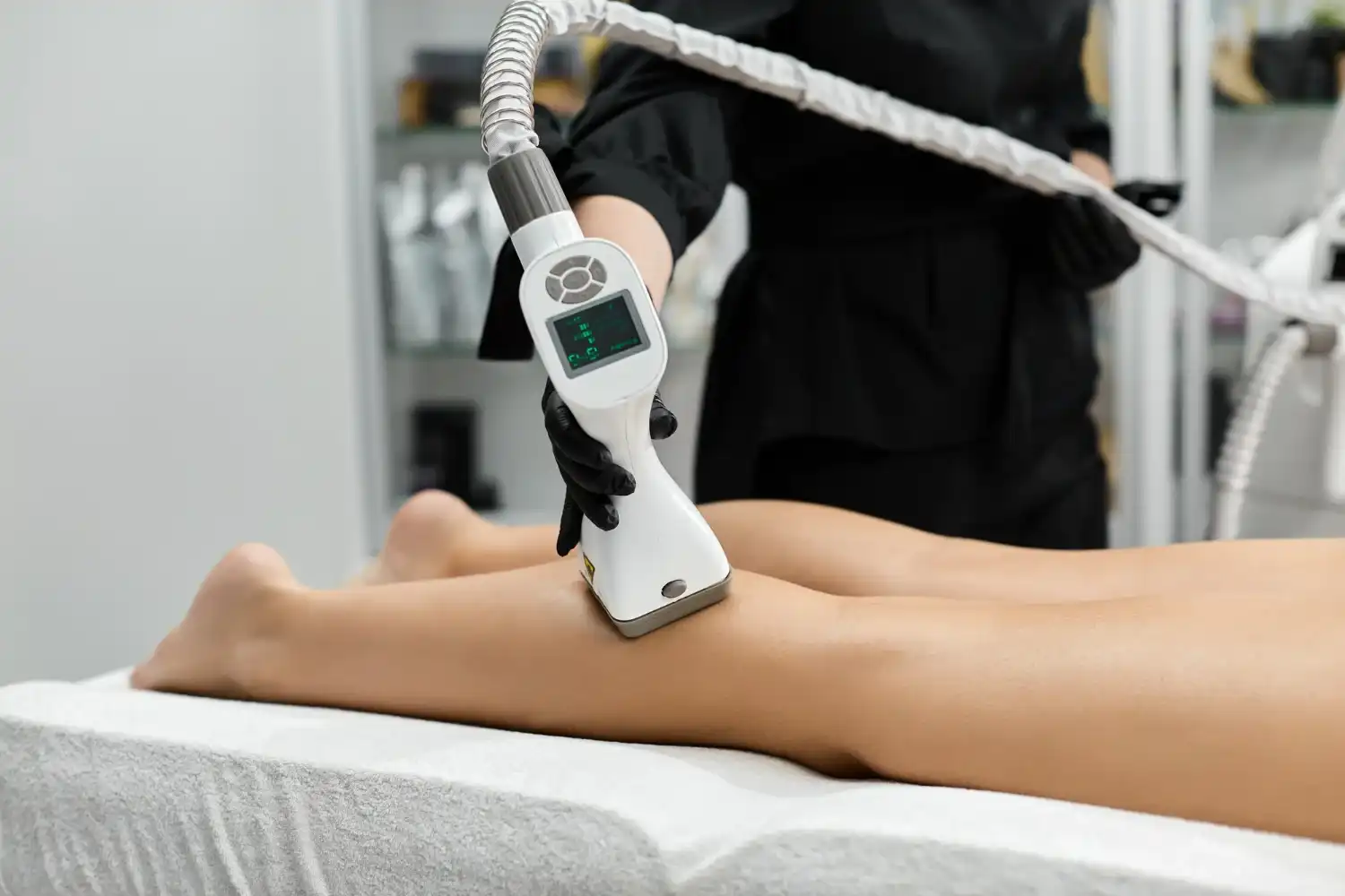 לייזר רגליים מפשעות שחי