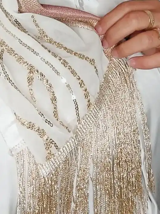 מטפחת אושרת לבן עם זהב כהה