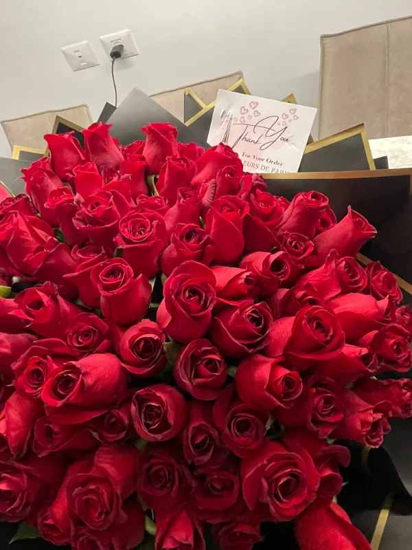 red roses 🌹