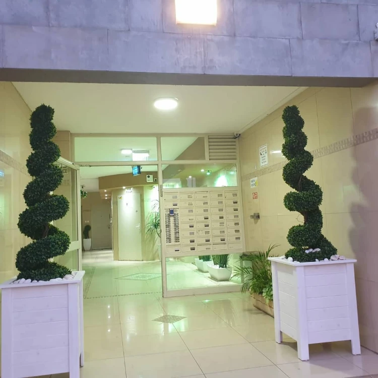 אדניות מעץ מלא ניתן להזמין בהתאמה אישית 