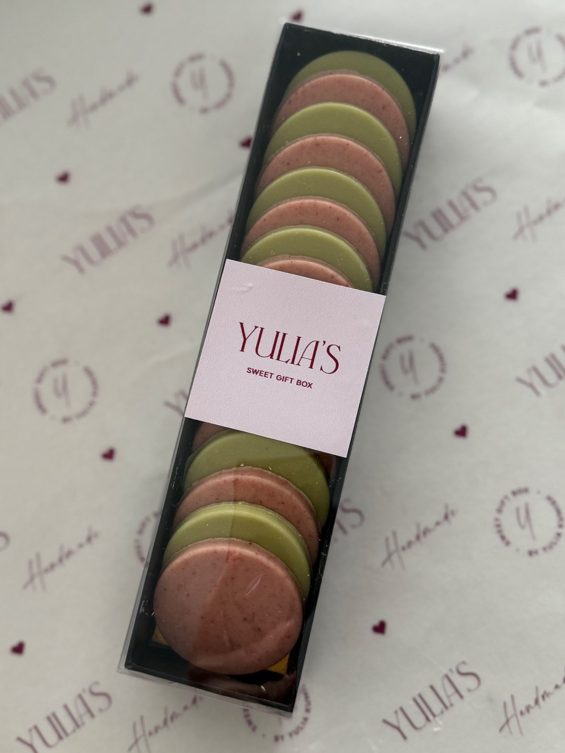 מארז שוקולד צבעוני