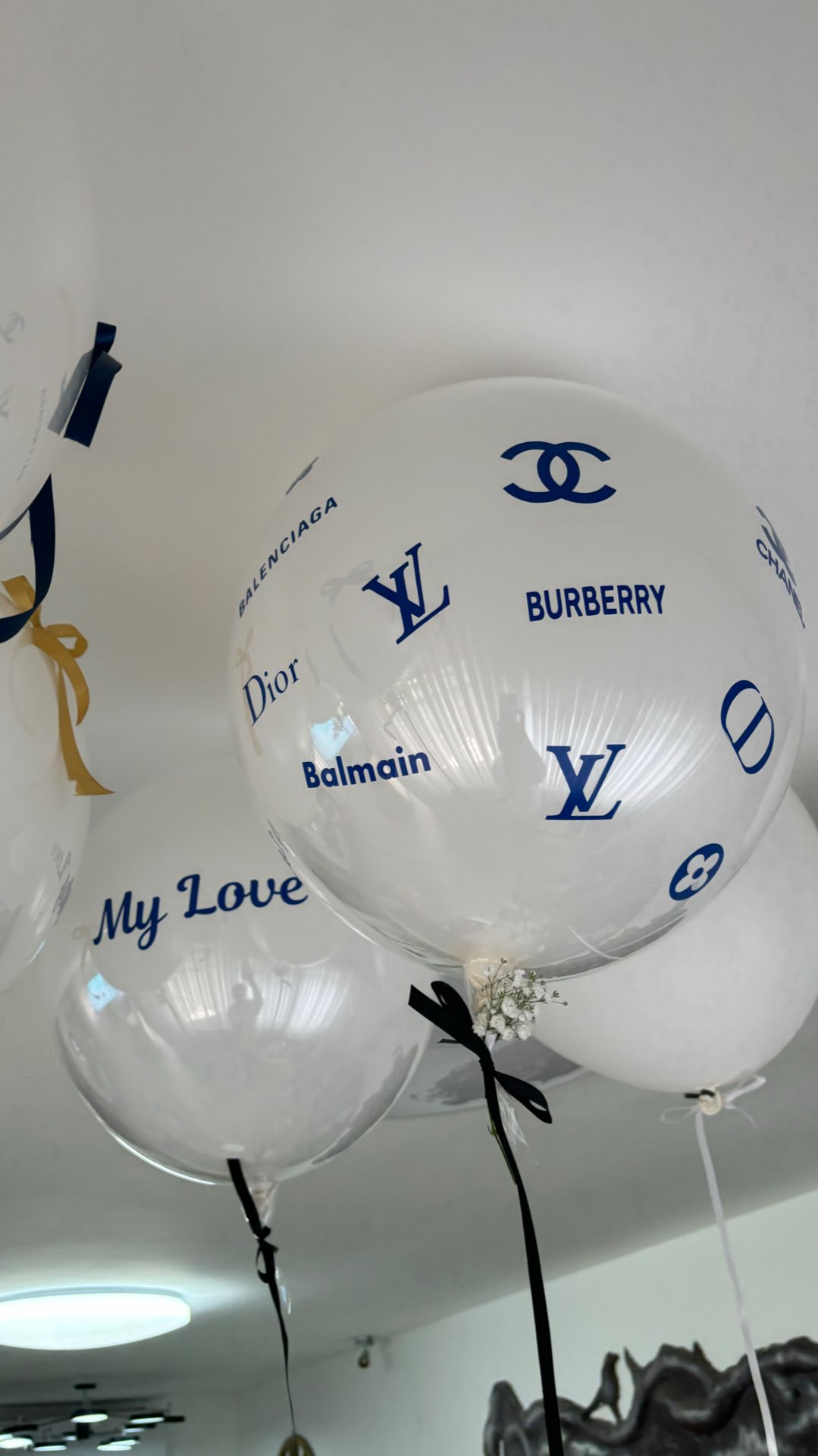 בלונים מותגים