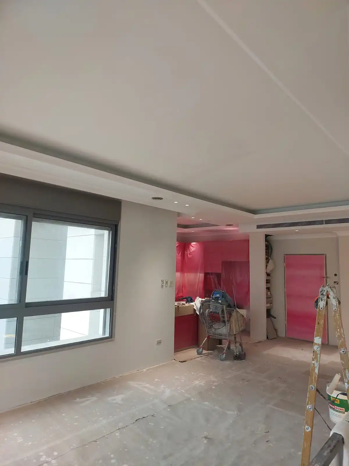  בנייה ועבודות מגבס