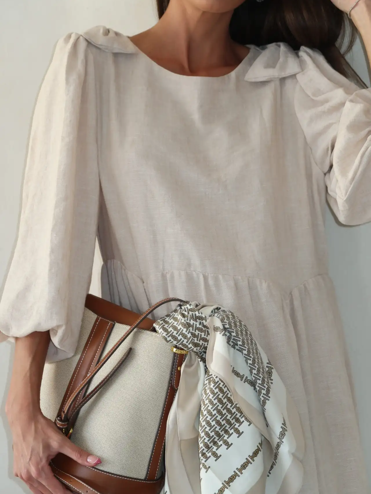 שמלת פפיון בז'