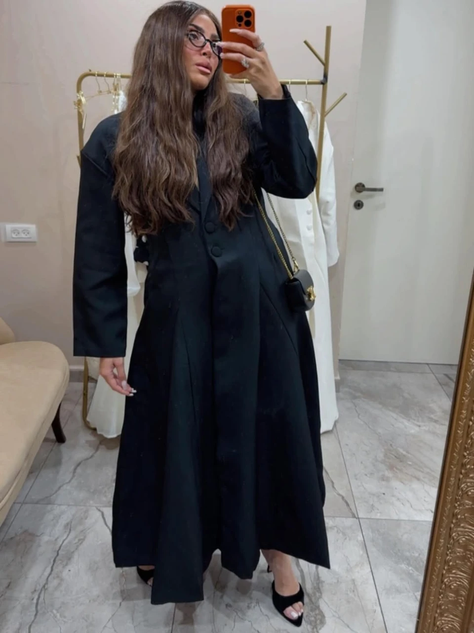 שמלת ג׳קט שחורה מחויטת