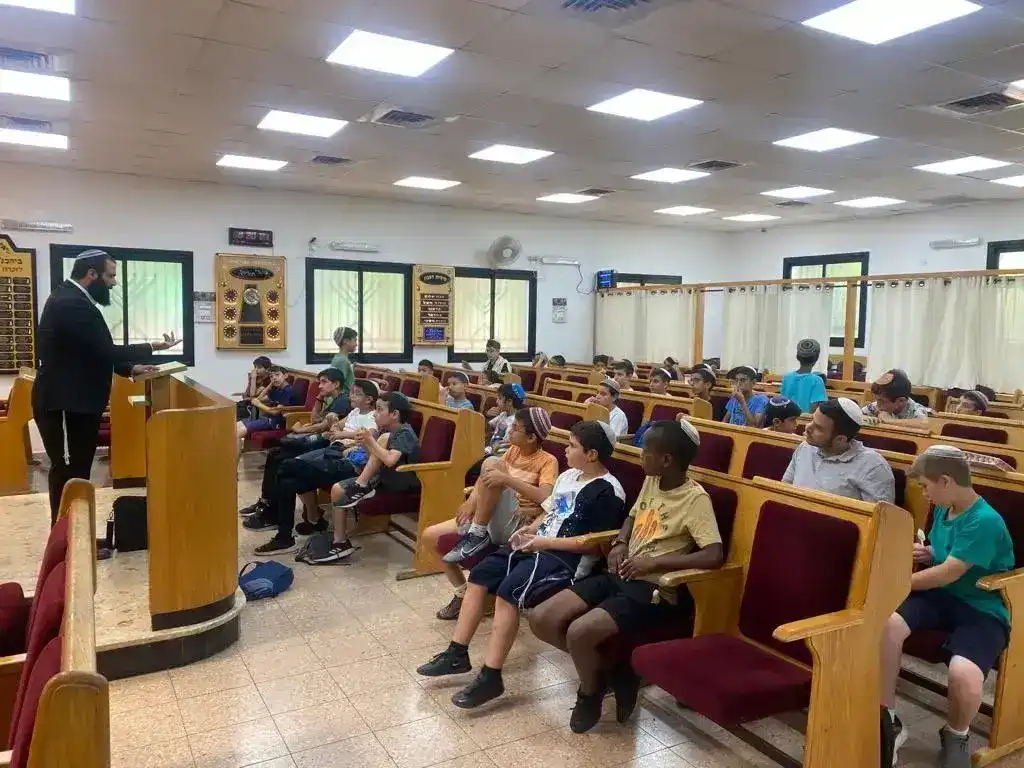 בניית גשרים בין דתיים וחילונים דרך פעילות קהילתית