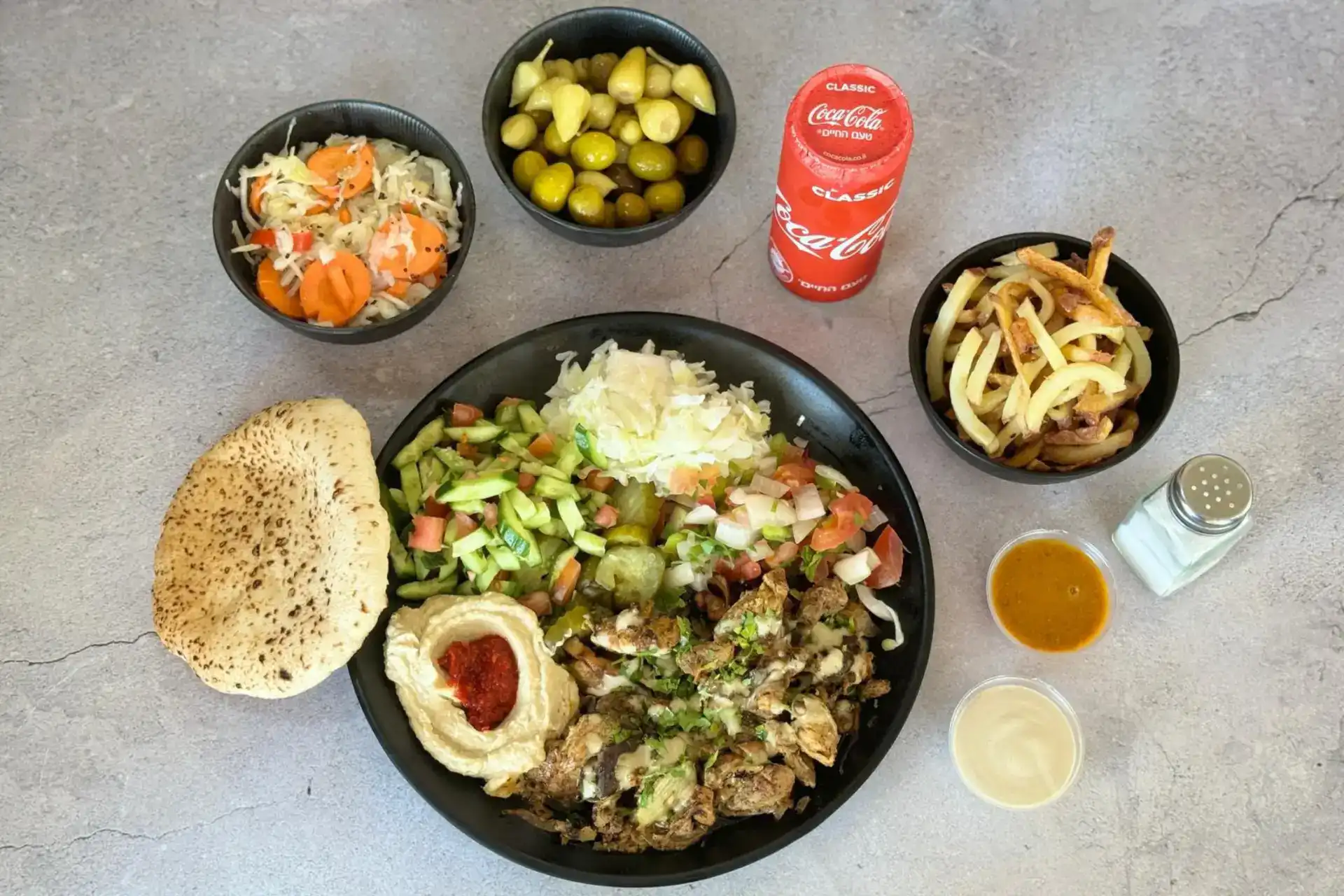 צלחת/ חמגשית עם 2 שיפודים לבחירה