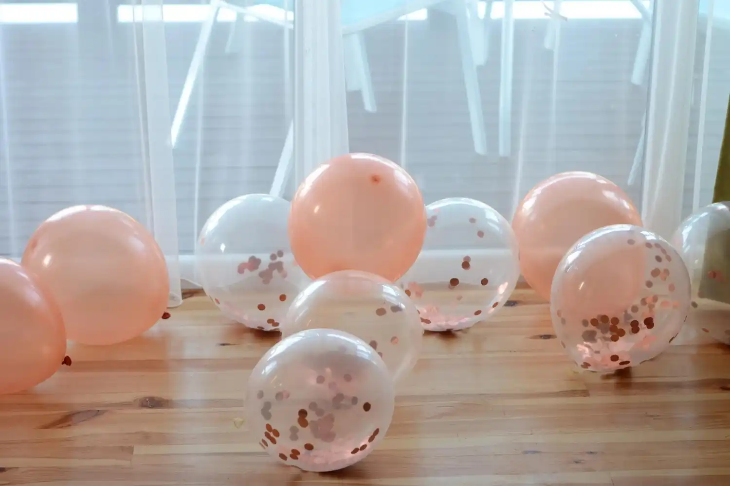 סידור חדר בלונים