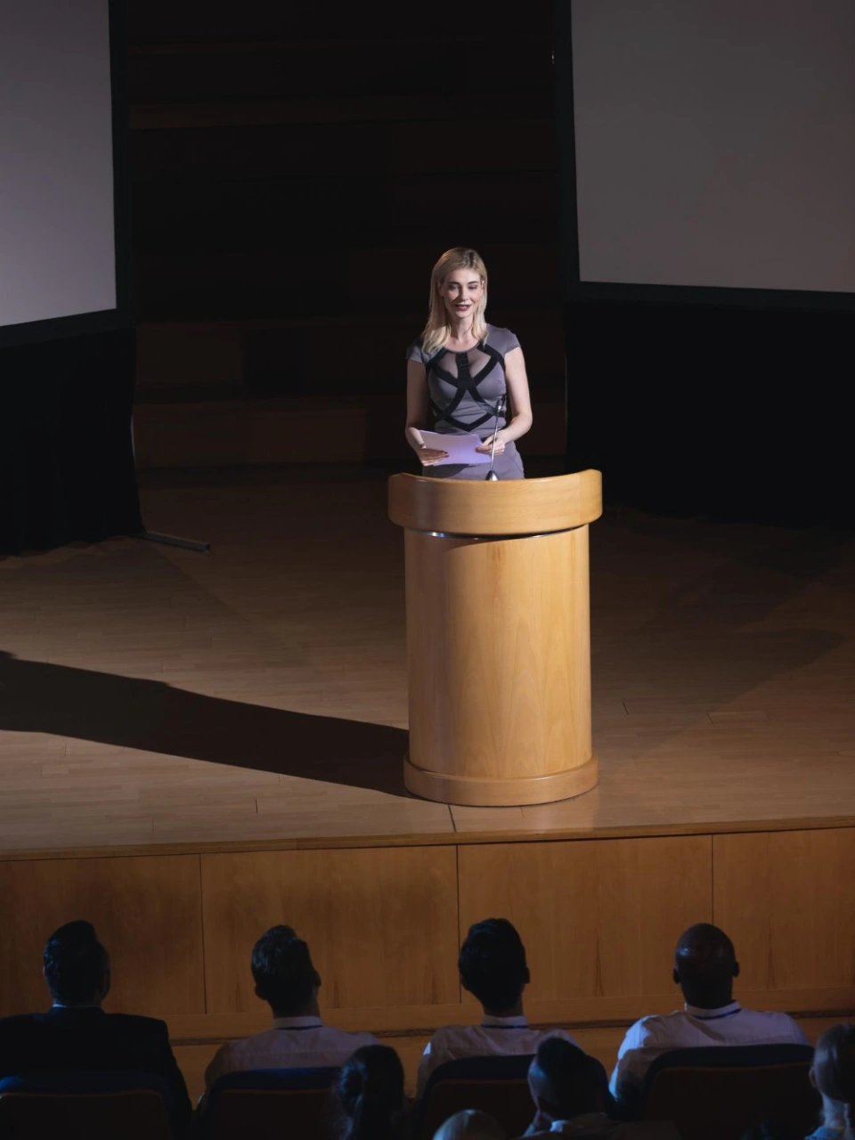 פואטרי סלאם ככלי לביטוי נשי עוצמתי