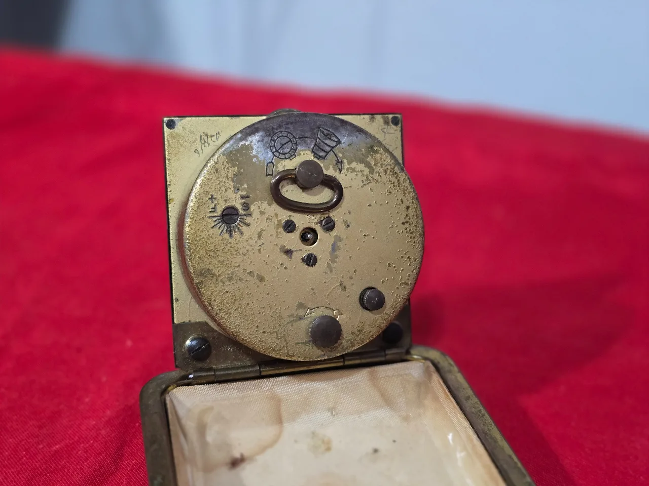 שעון מעורר נסיעות וינט'ג של המותג Europa (אירופה) שיוצר בגרמניה שנות ה-50\60