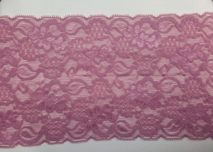 תחרה לייקרה