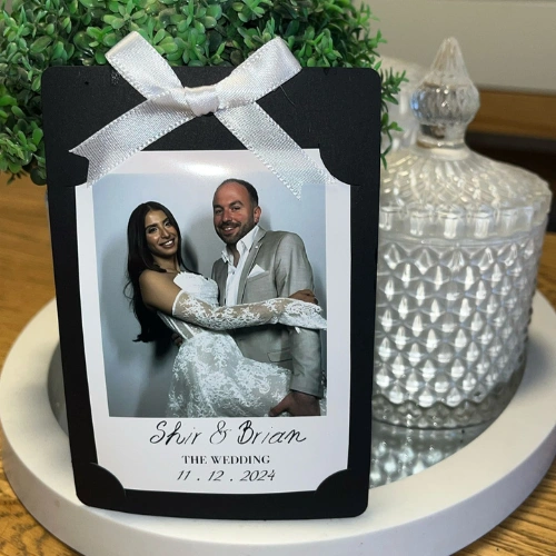 גלוית פולארויד במסגרת קראפט עם עיטורים בעיצוב אישי