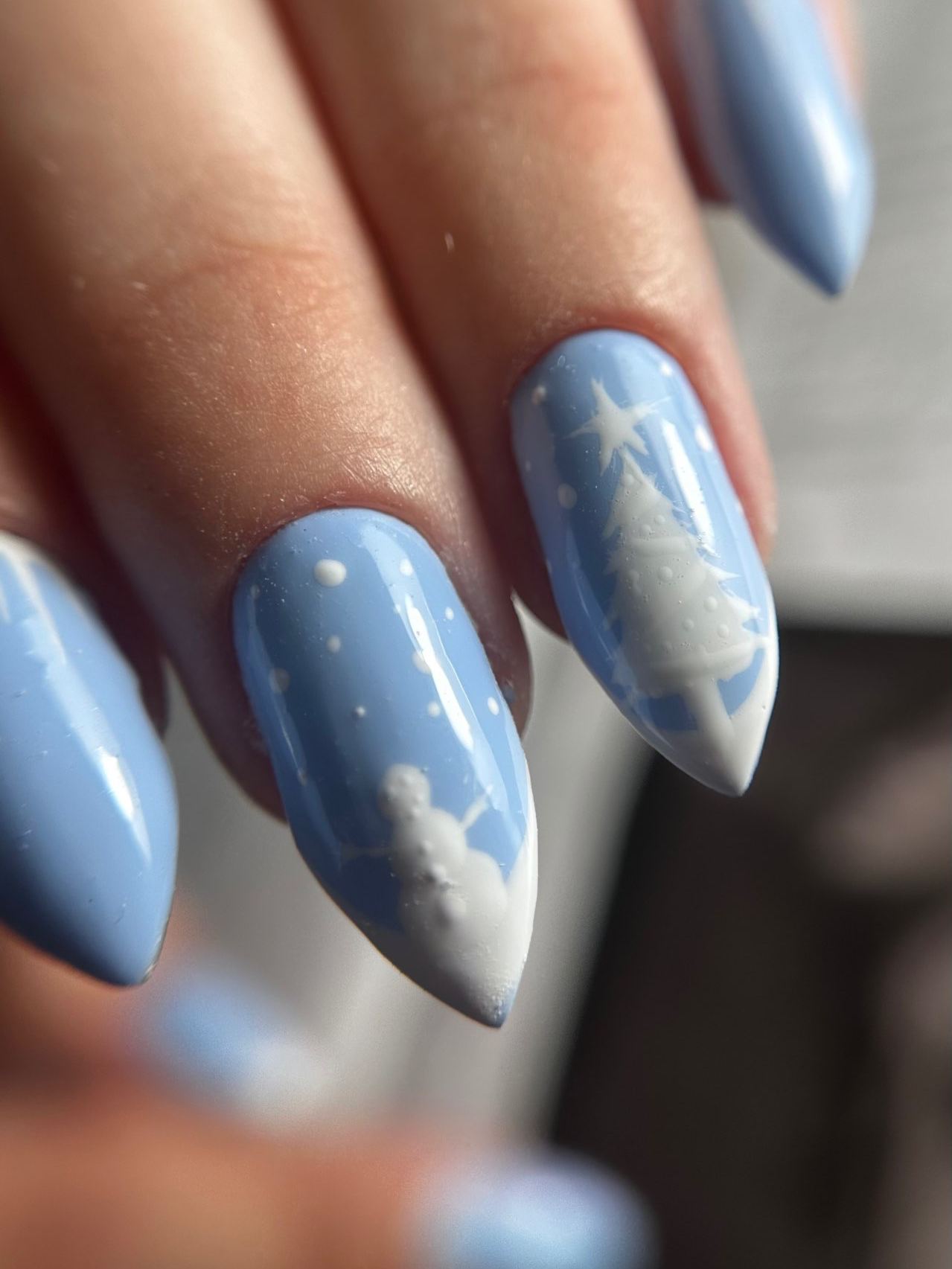 קישוטים לציפורניים וציורים בג’ל – אומנות מדויקת על קצות האצבעות