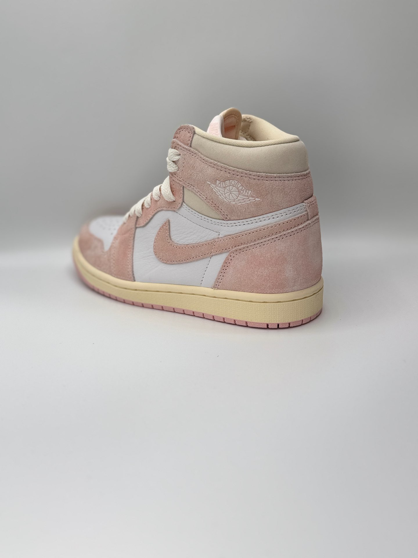 “Jordan 1 Retro high Og  “Washed Pink