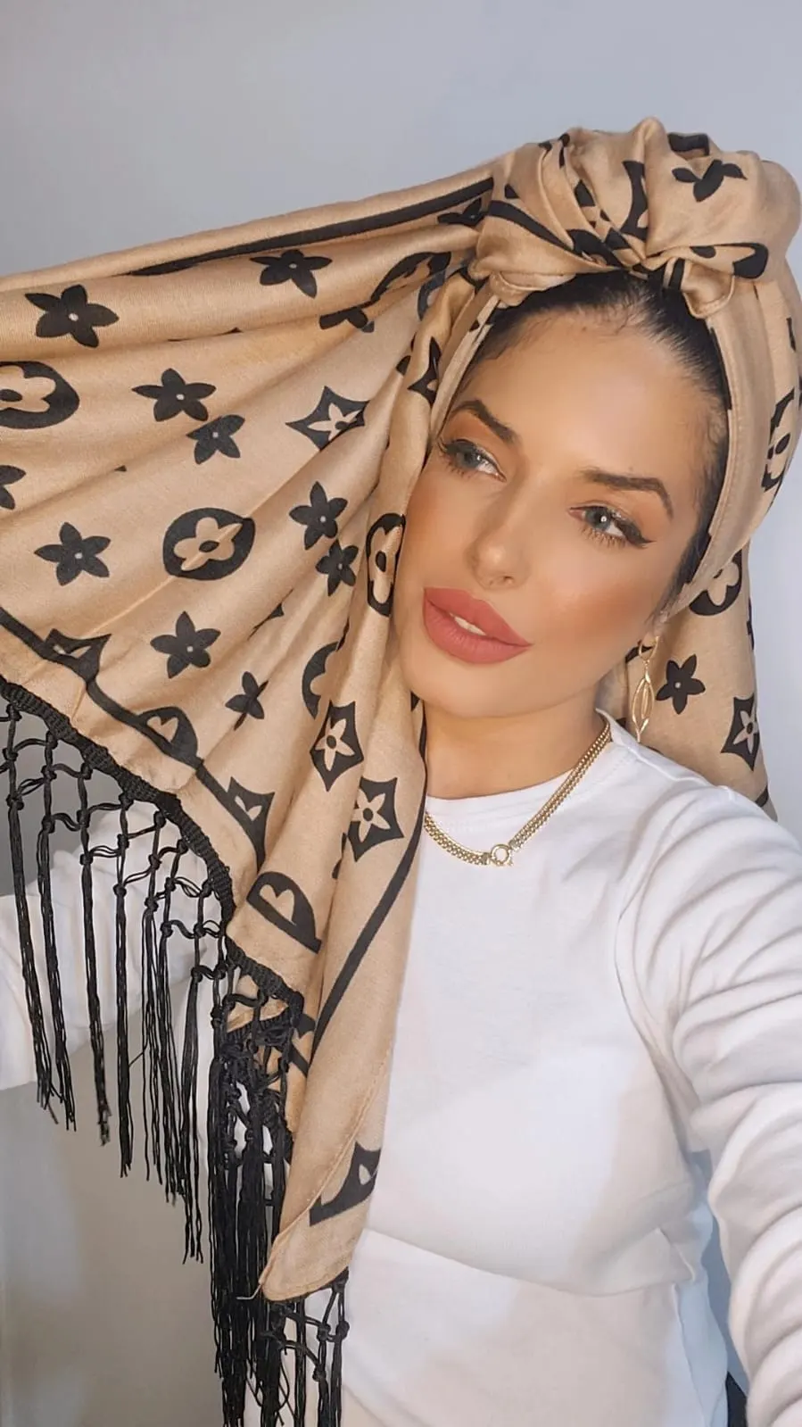 בואי לקשור איתי