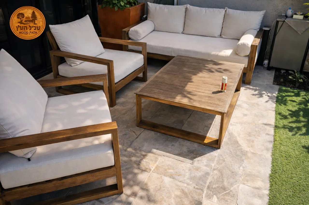 מערכת ישיבה דו מושבית כולל כורסאות יחיד ושולחן בשילוב זכוכית