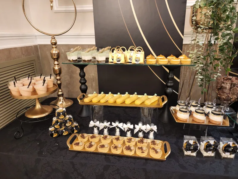 בר בר-מצווה אלגנטי בשחור זהב. עיצוב💫קינוחים💫ומזכרות