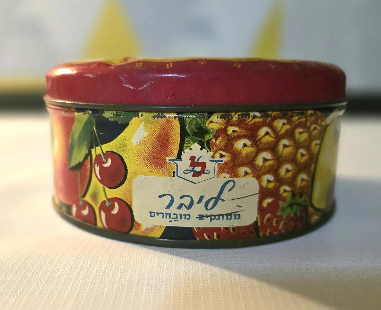 ליבר - קופסת פח נדירה! מפעל ליבר במצב מצוין לגילה ישראליאנה קופסת פח נדירה של ליבר. מפעל הממתקים הישראלי. שהוקם עוד לפני הקמת המדינה פעל בתל אביב