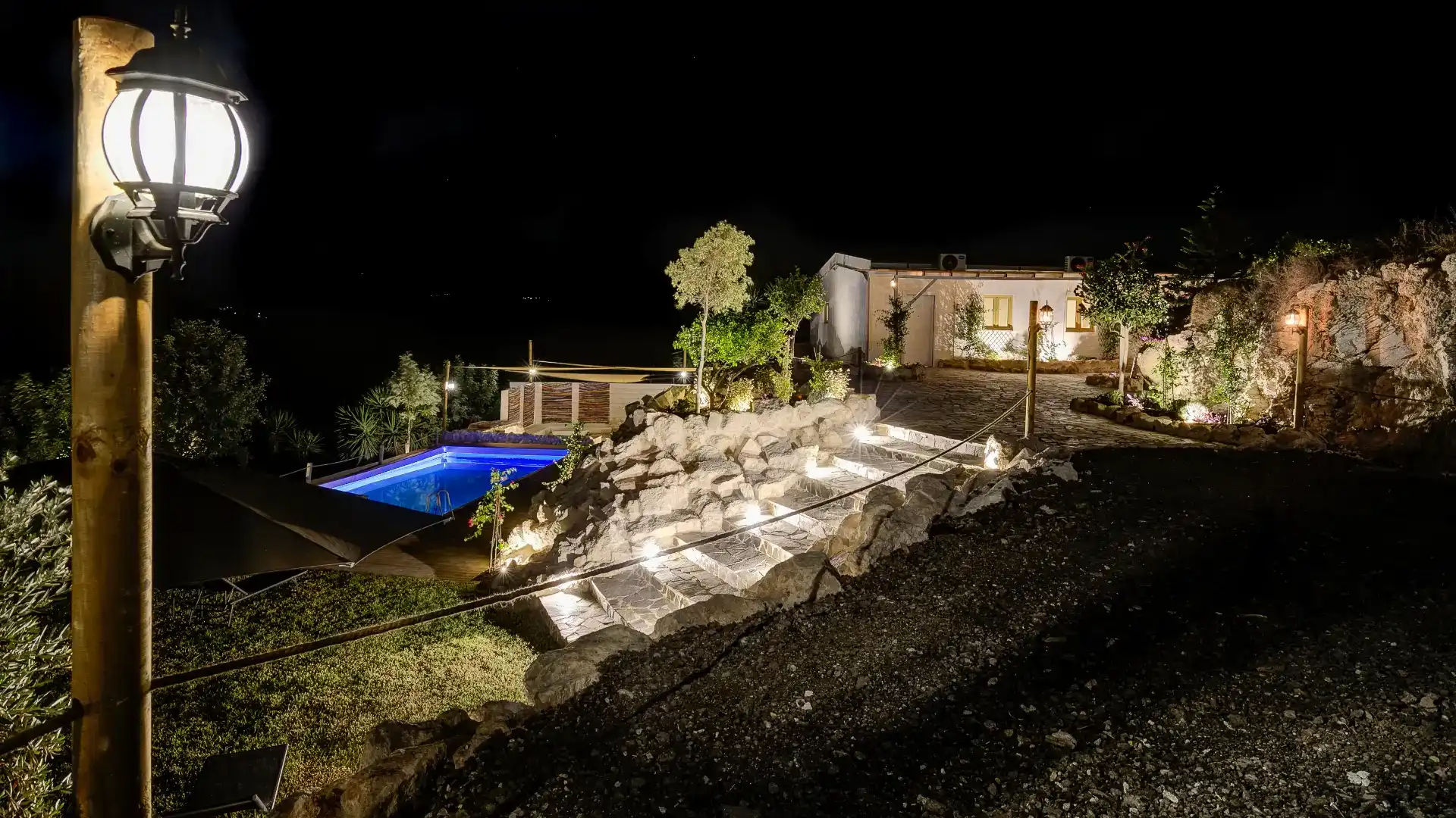 עבודות אבן טבעית- טרסות וריצוף חוץ