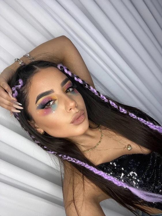 תוספות שיער סינטטי במבחר צבעים