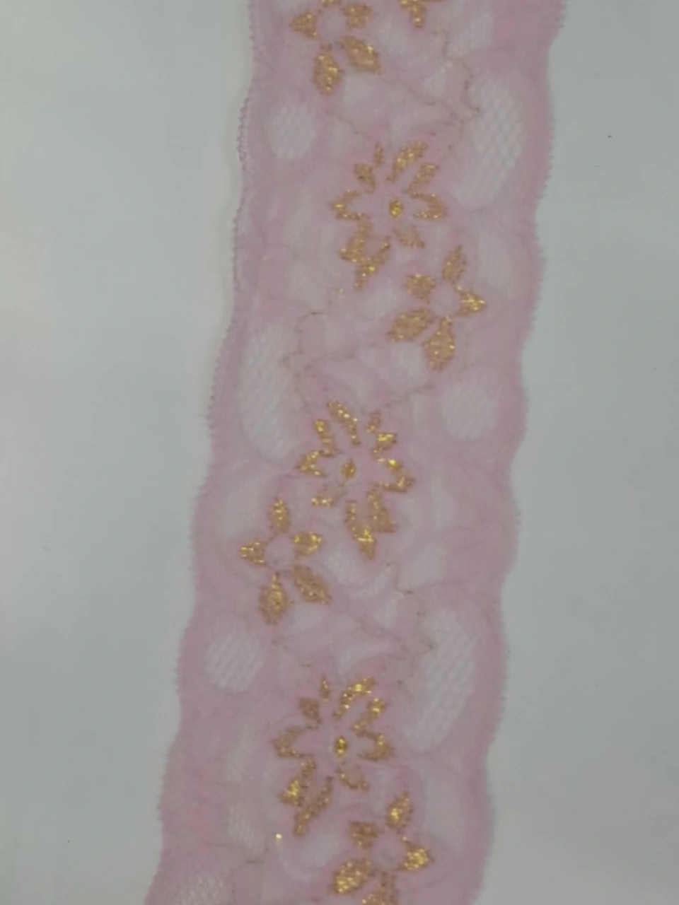 תחרה לייקרה