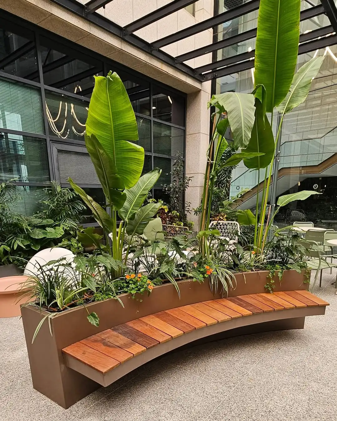 עבודות אומנות ורהיטים מיוחדים לבית ולחוץ