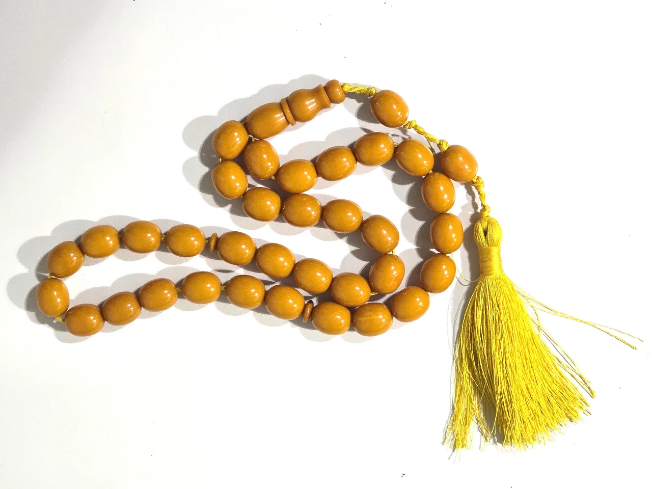 מסבחה אסלאמית 33 חרוזים פלוס אימאם ועוד שני חרוזים מעל אורך כל חרוז 17 מ"מ ..קוטר 14.