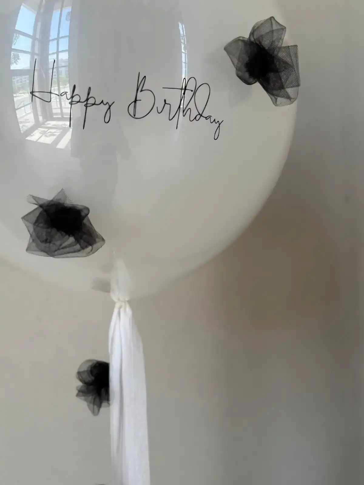 בלון פרח קלאסי בעבודת יד – יצירת אמנות שמשלבת אלגנטיות ורגש