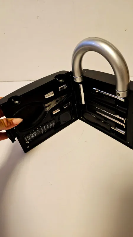 כלי עבודה איכותיים באריזת מנעול