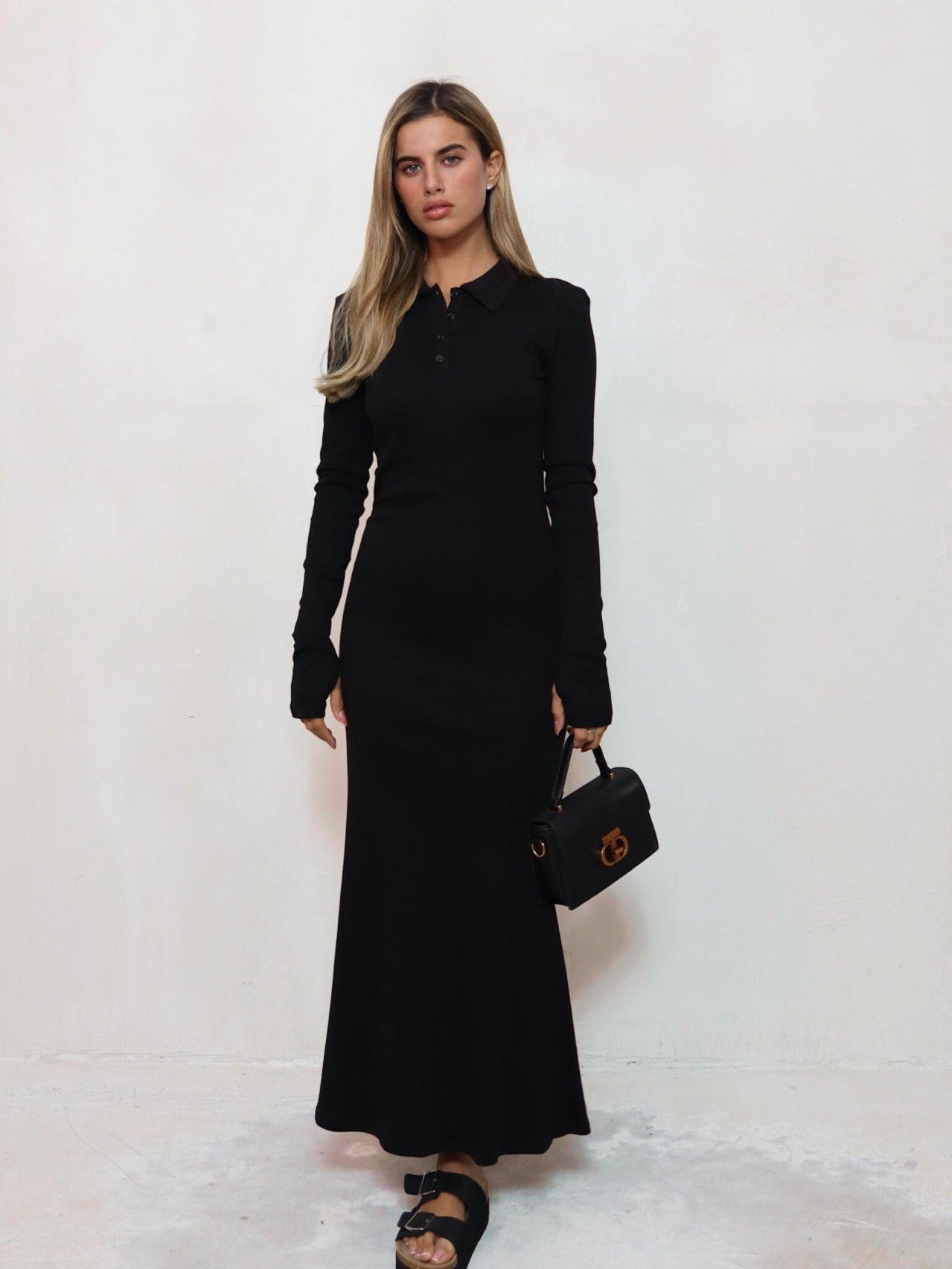 שמלת קים שחור